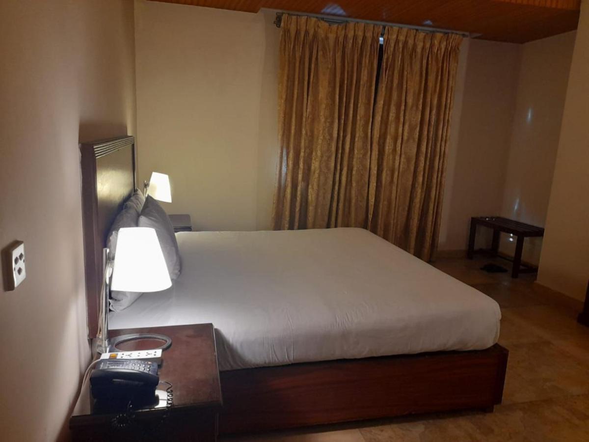 Shalimar Tower Hotel 라호르 외부 사진